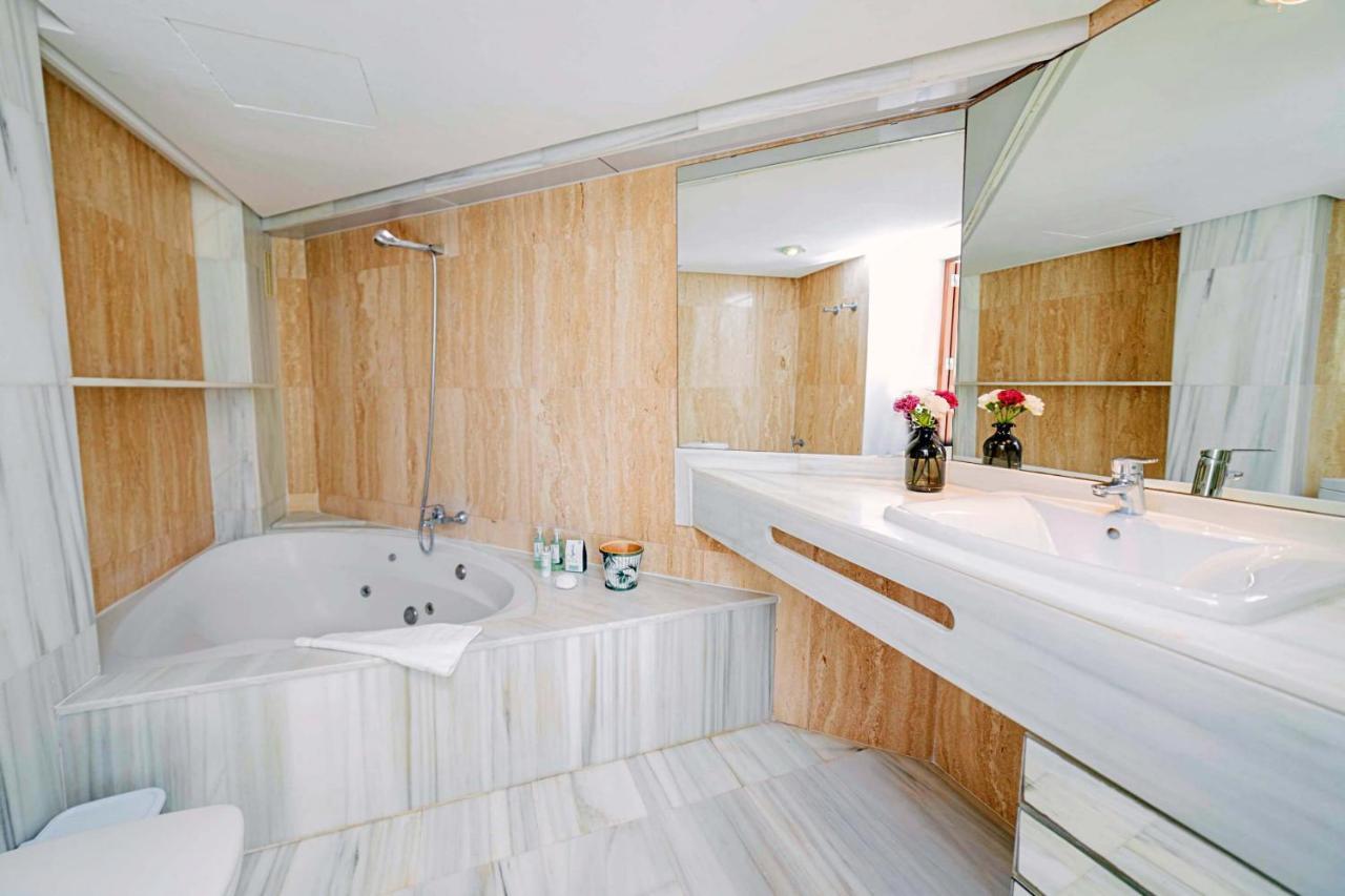 Natalia Beach By Sealand Villas ปอร์ต เด โปเญนซา ภายนอก รูปภาพ